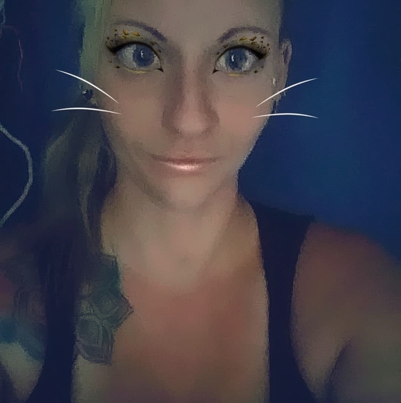 Meet your Posher, Tiffany - Picture 1 of 1